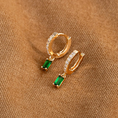 Arya - Groene kristallen hoepel oorbellen