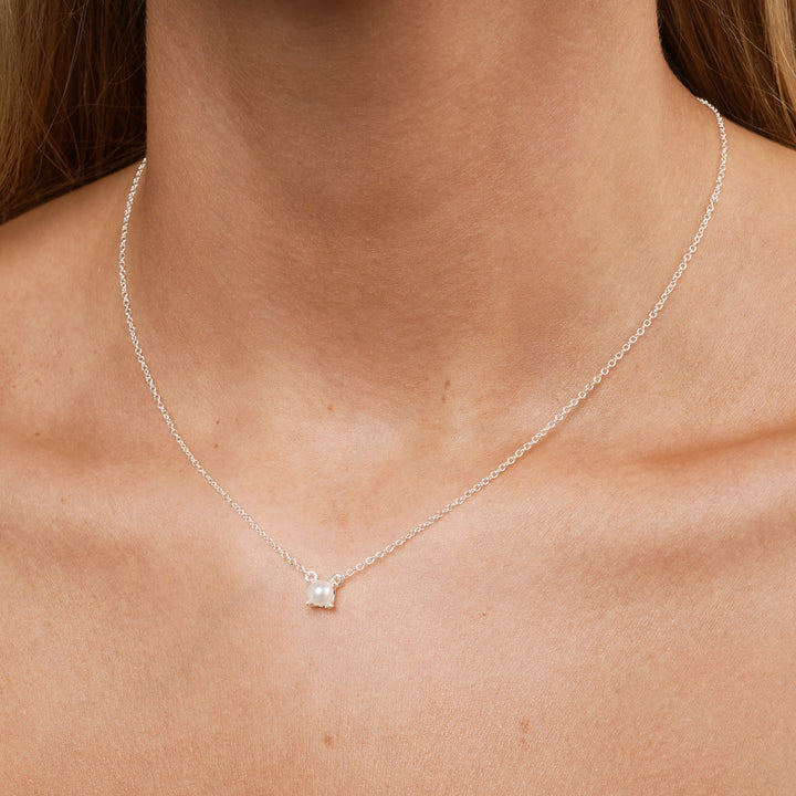 Essie - Petit collier pendentif perle