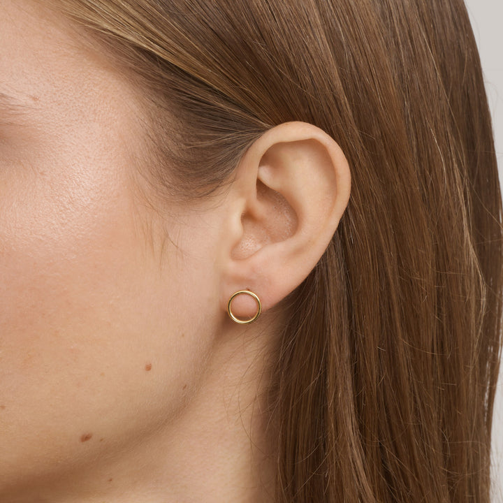 Therese - Oorringen met cirkelvormige studs van roestvrij staal