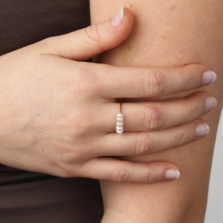 Loanna - Bague délicate en perle en acier inoxydable