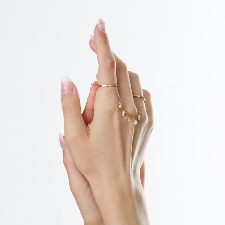 Aven – bague cristal et chaîne en acier inoxydable, or | Timi of Sweden